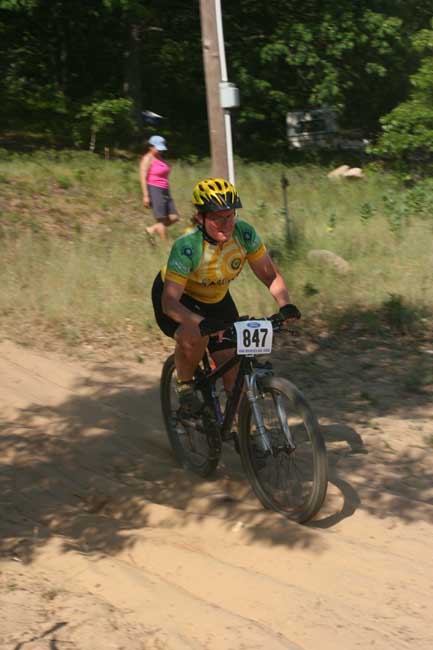 847c